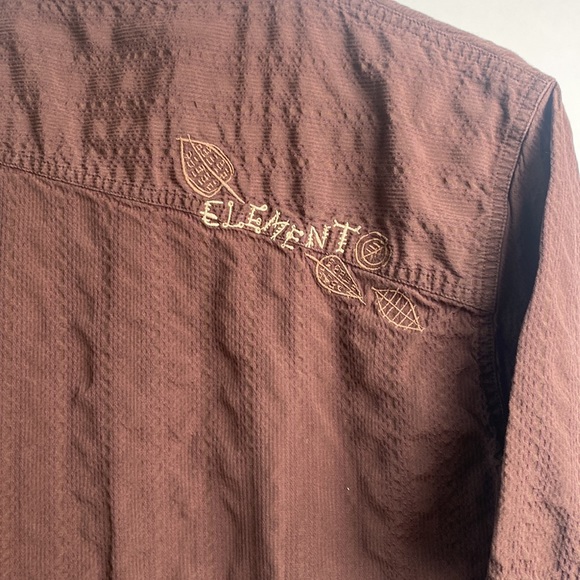 Element brown button up - Picture 2 of 3